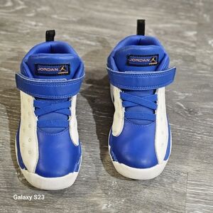 Nike Jordan Jumpman Team 2 Sneakers Toddler Boys Slip-on Velcro Closure.